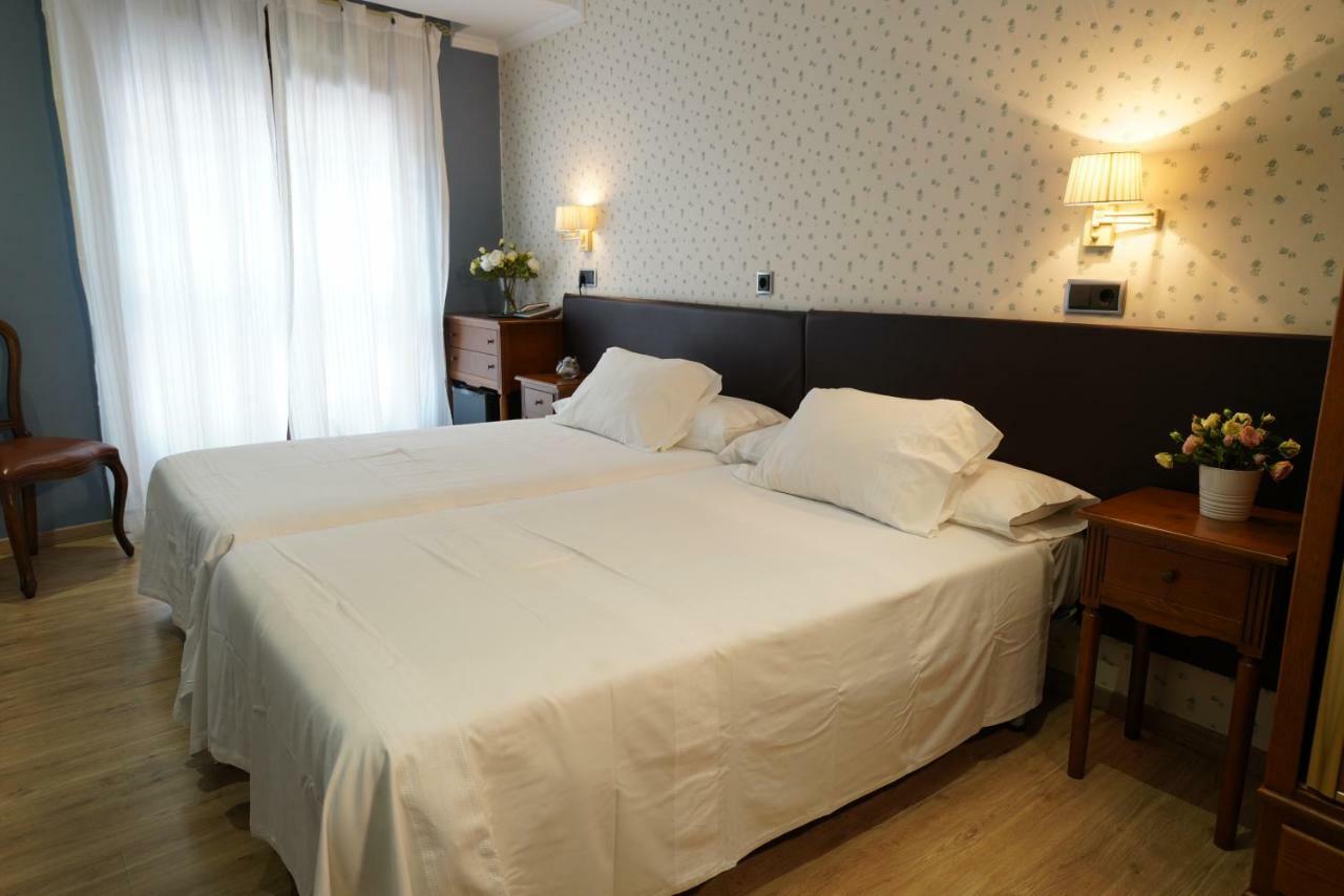 Hotel Arco Navia Exterior photo
